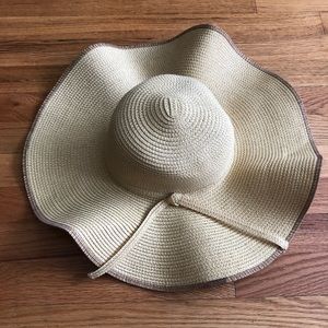 Beige floppy beach hat